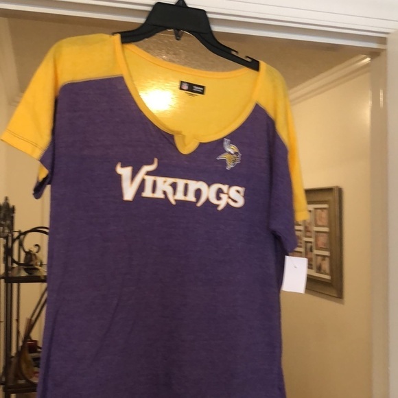 NFL Team Apparel Minnesota Vikings Ladies T-shirt - Picture 2 of 6